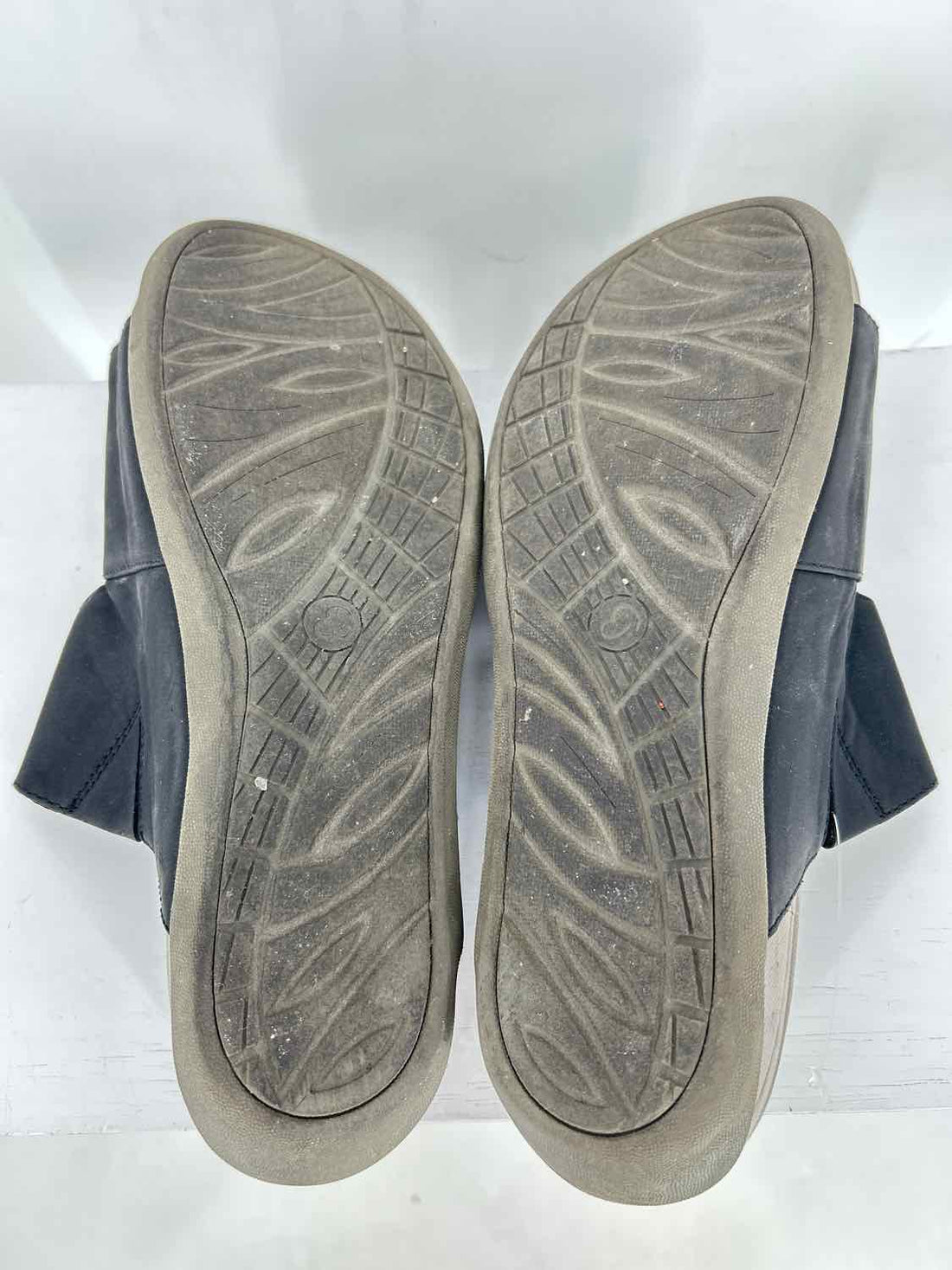 Baretraps Women Size 10 Black Daylin Sandals