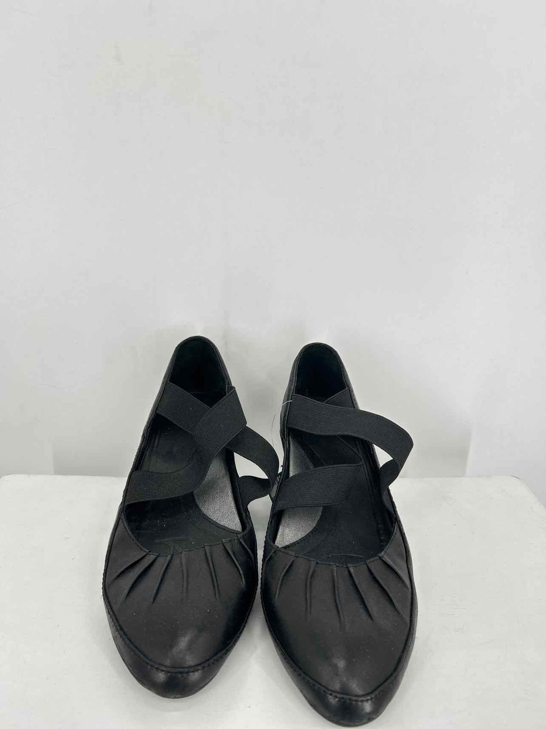 Nurture Women Size 8 Black Wedges