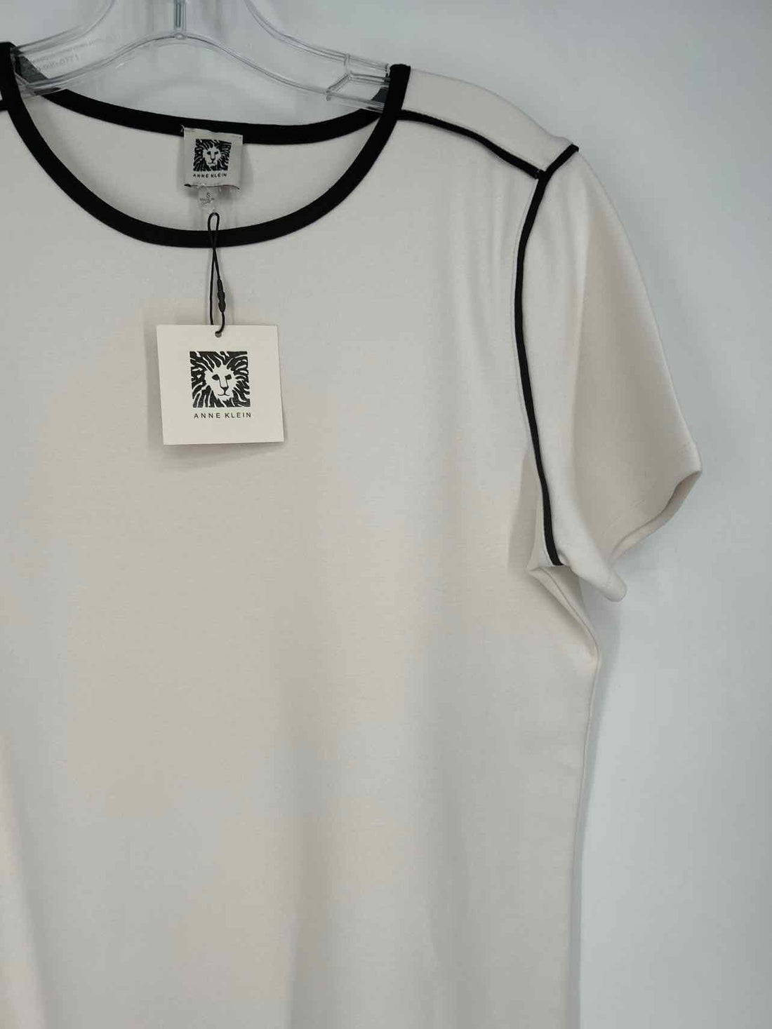 Anne Klein Size S White NWT Short Sleeve