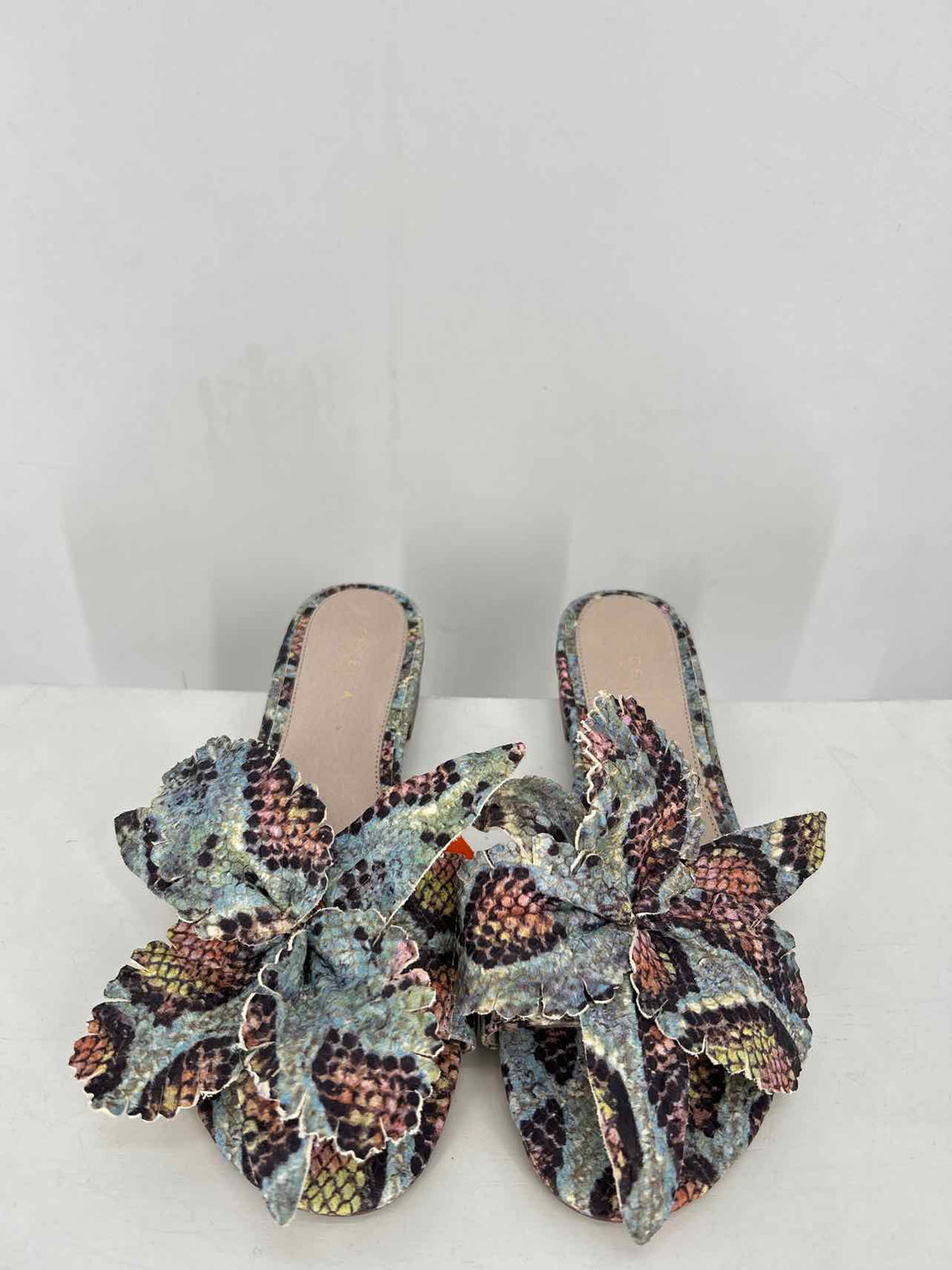 Cecelia Women Size 6.5 multi snake Sandals
