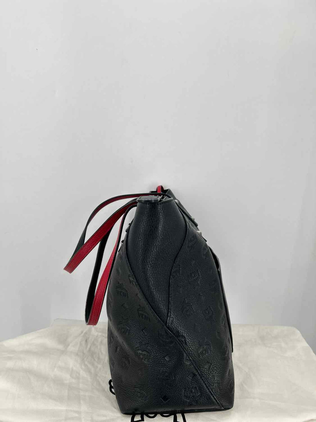 MCM Black Leather Pre Owned LUXURY