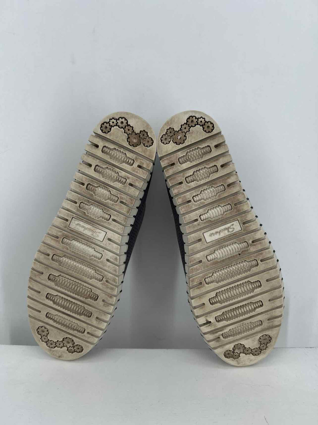 Skechers Women Size 8 Grey Sneakers