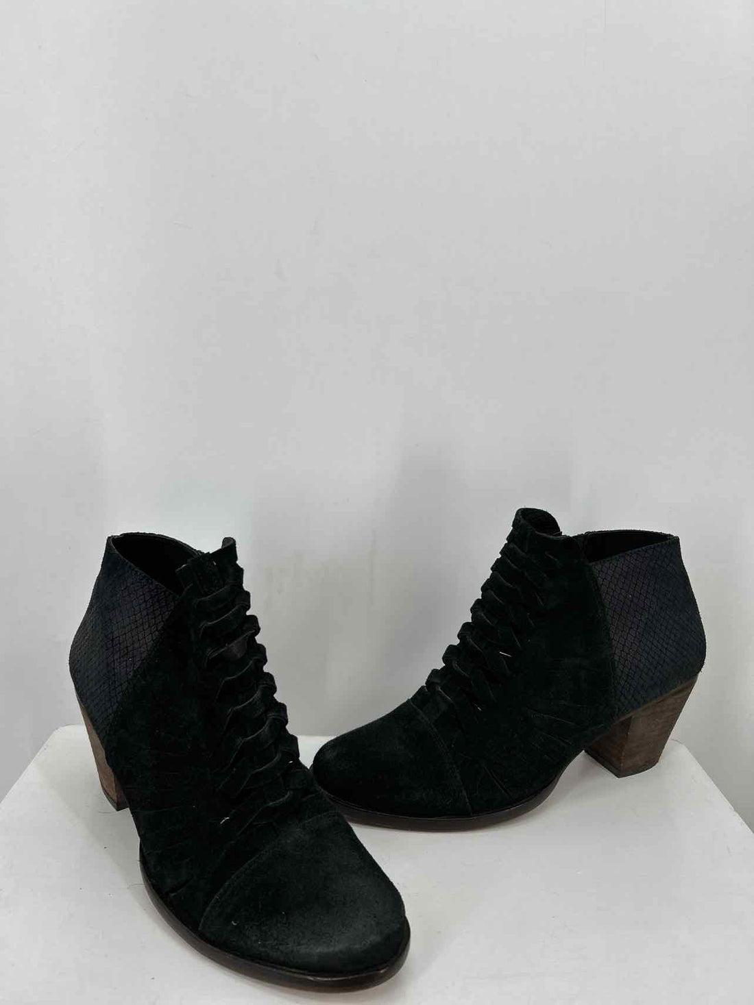 Free People Women Size 39 (8.5-9) Black Ankle Boot