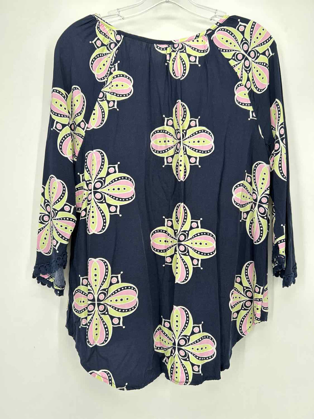 Crown & Ivy Size M Navy Print Long Sleeve
