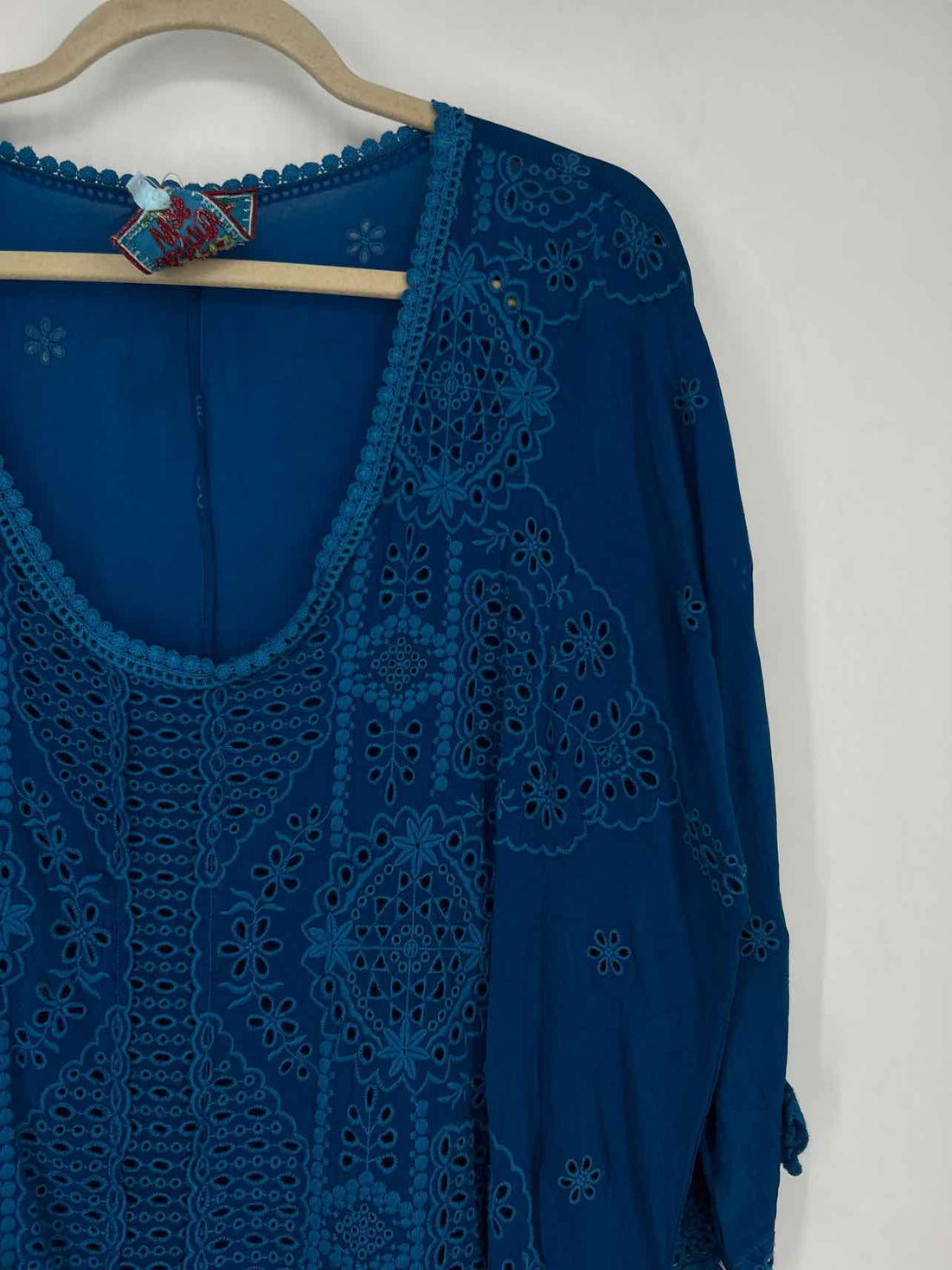 Johnny Was Size XL Blue Eyelet Long Sleeve