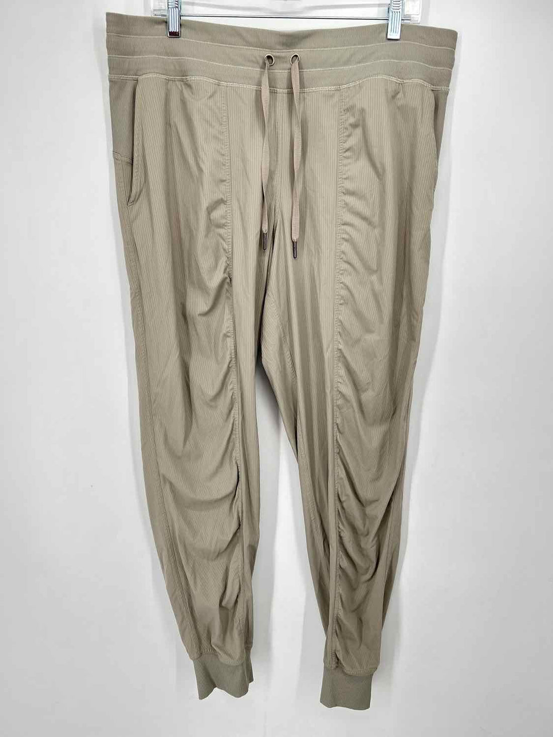 Lululemon Size 14 Light Gray Active Pants