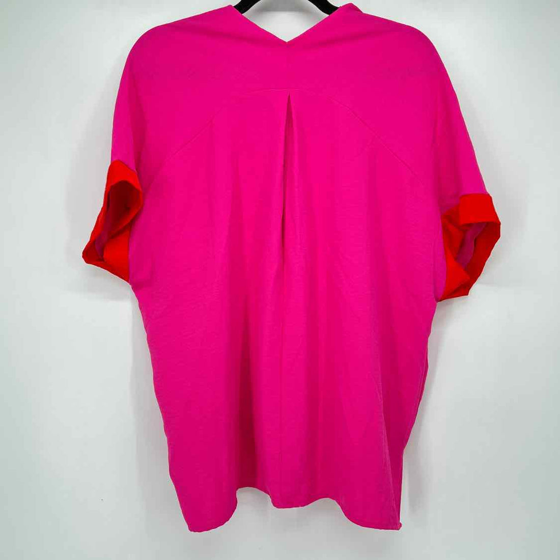 Karlie Size M Hot Pink & Red Short Sleeve