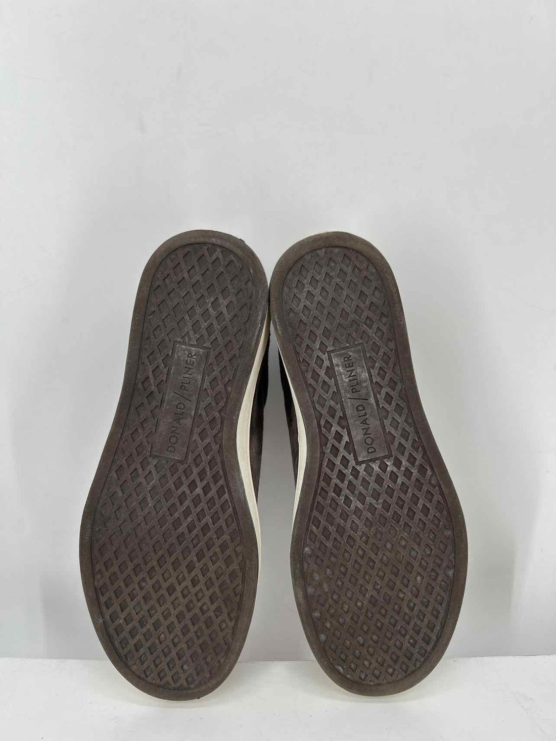 Donald Pliner Women Size 6.5 Gray Sneakers