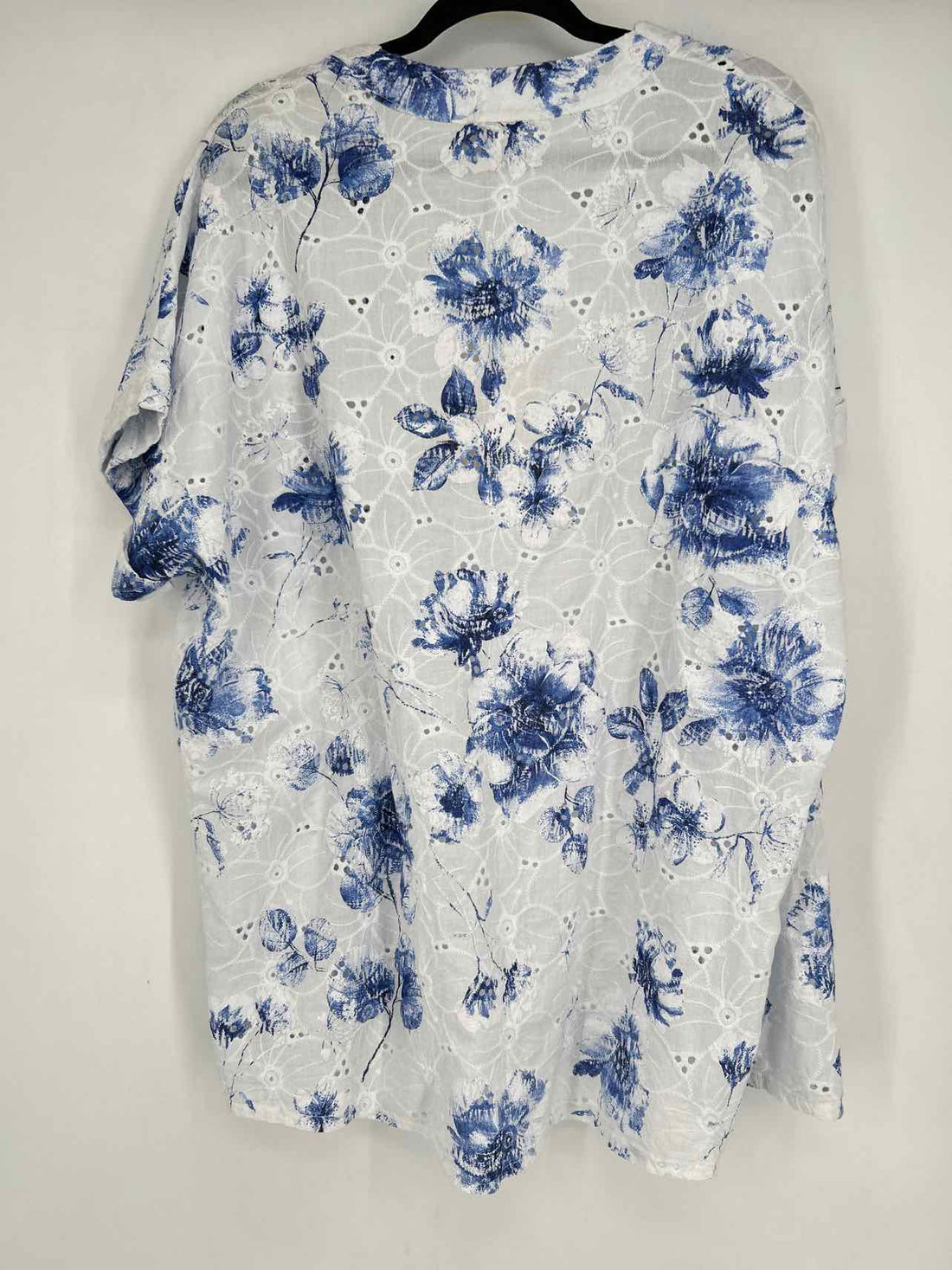 La Piccola Creativa Size One Size White & Blue Eyelet NWT Kimono