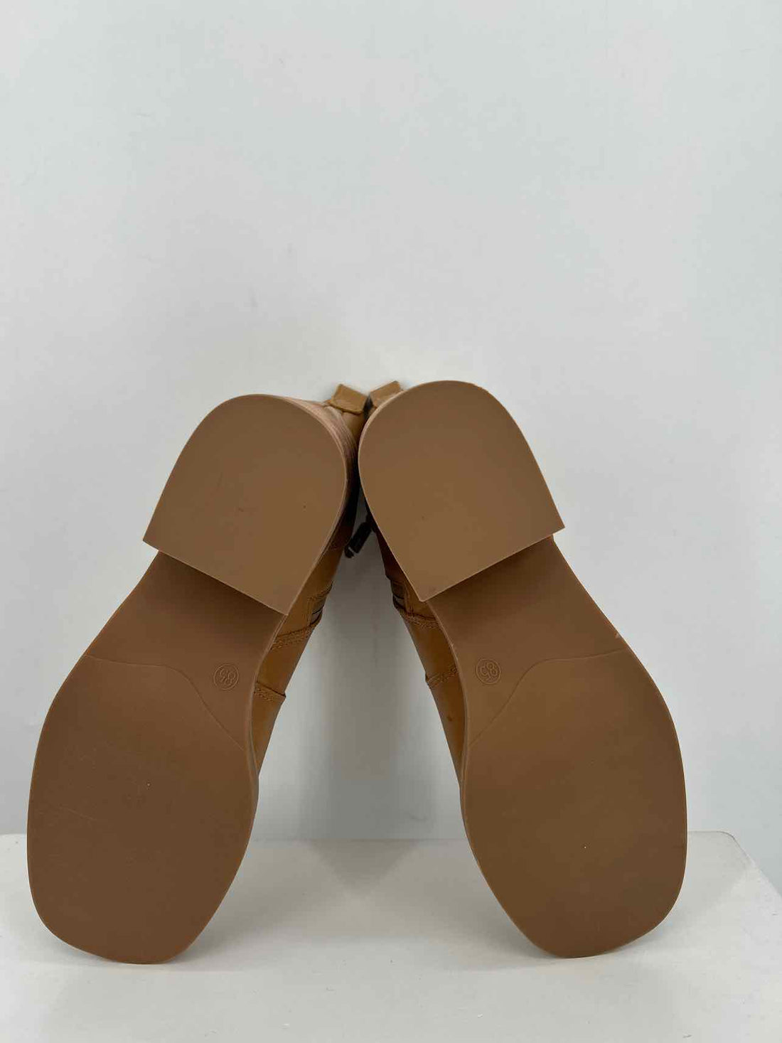 Blondo Women Size 8.5 Tan Ankle Boot