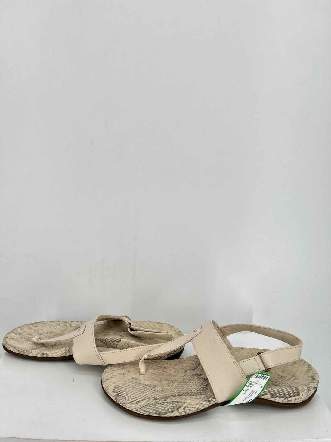 Vionic Women Size 9 Cream Reptile Sandals