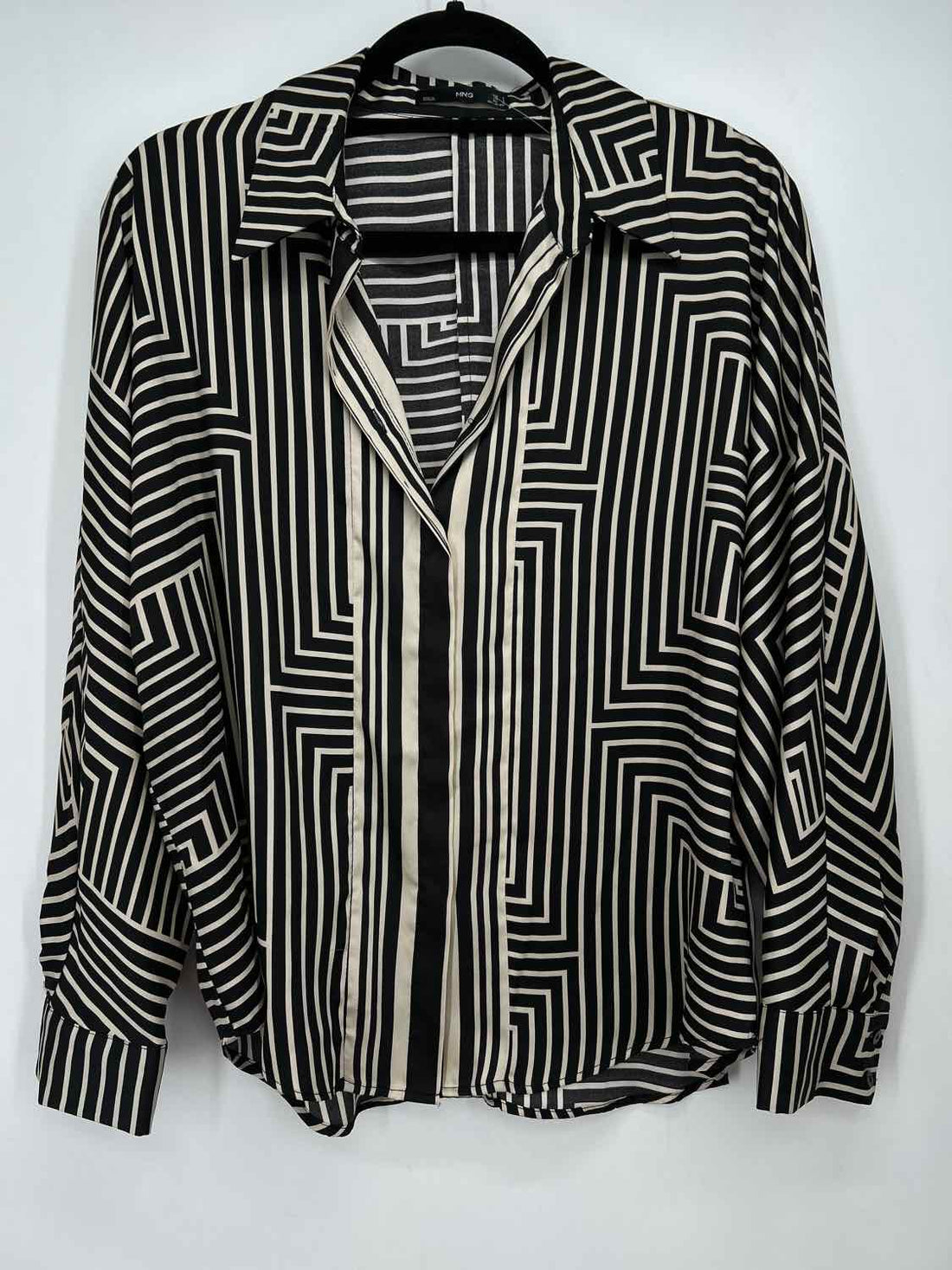 MNG Size M Black & Cream Long Sleeve
