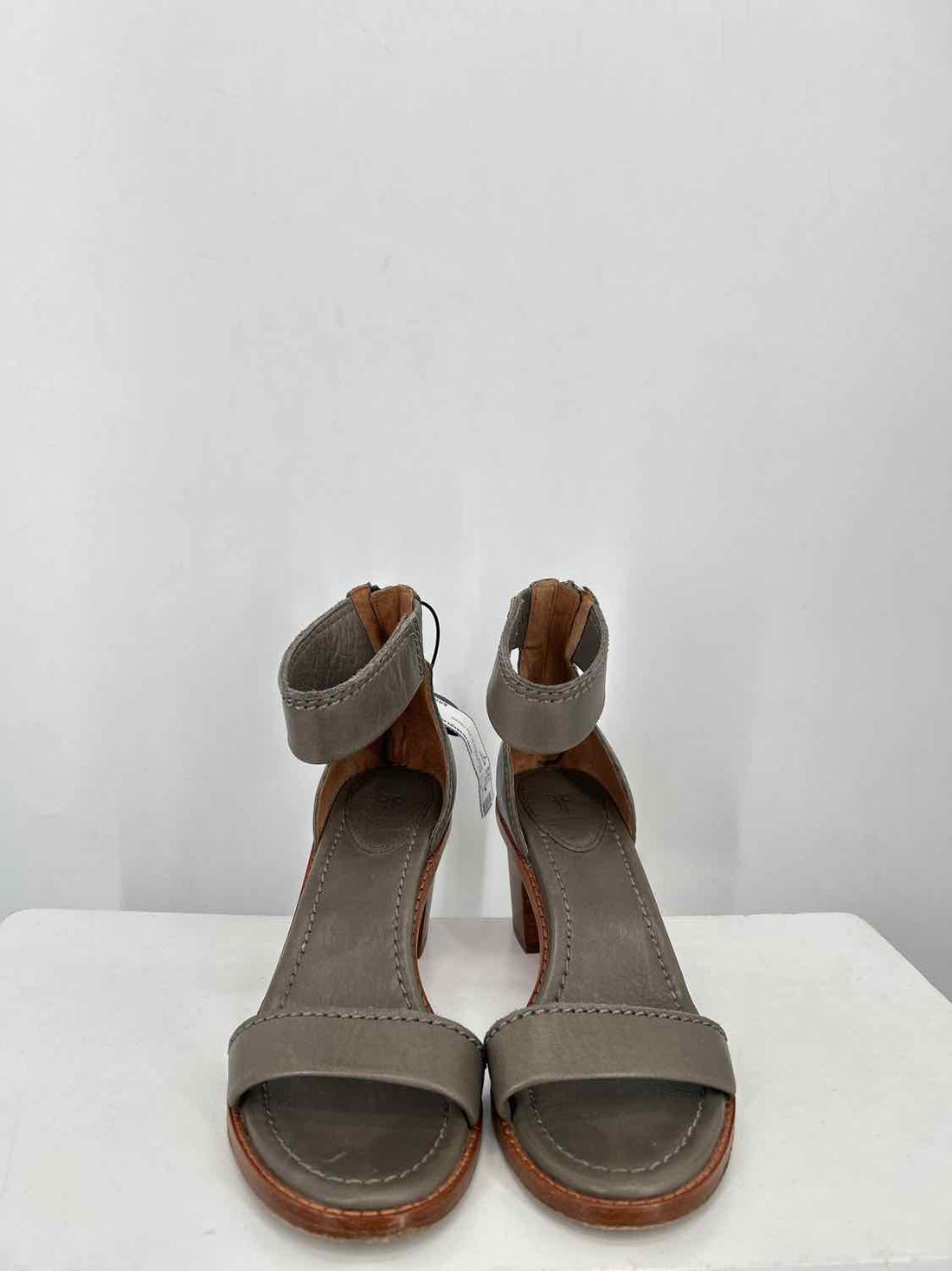 Frye Brielle Back Zip Women Size 7 Heels