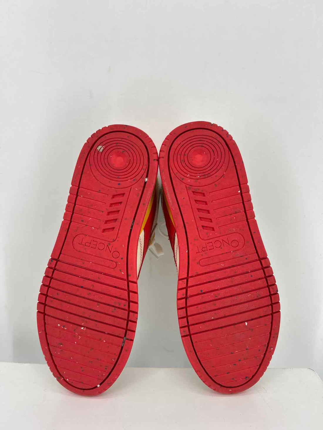 Oncept Women Size 8 Cream & Red Sneakers