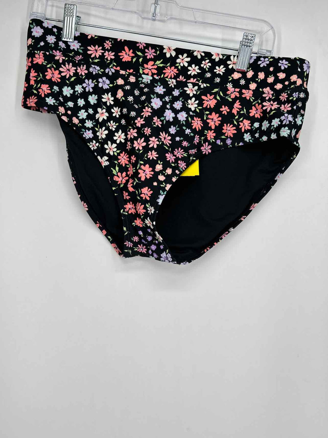 True Craft Size XL Black Floral Swimsuit 2 Piece