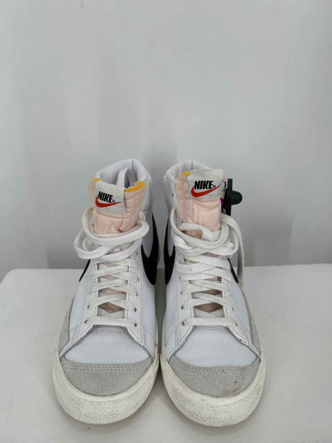 Nike Women Size 7.5 White & Black Sneakers