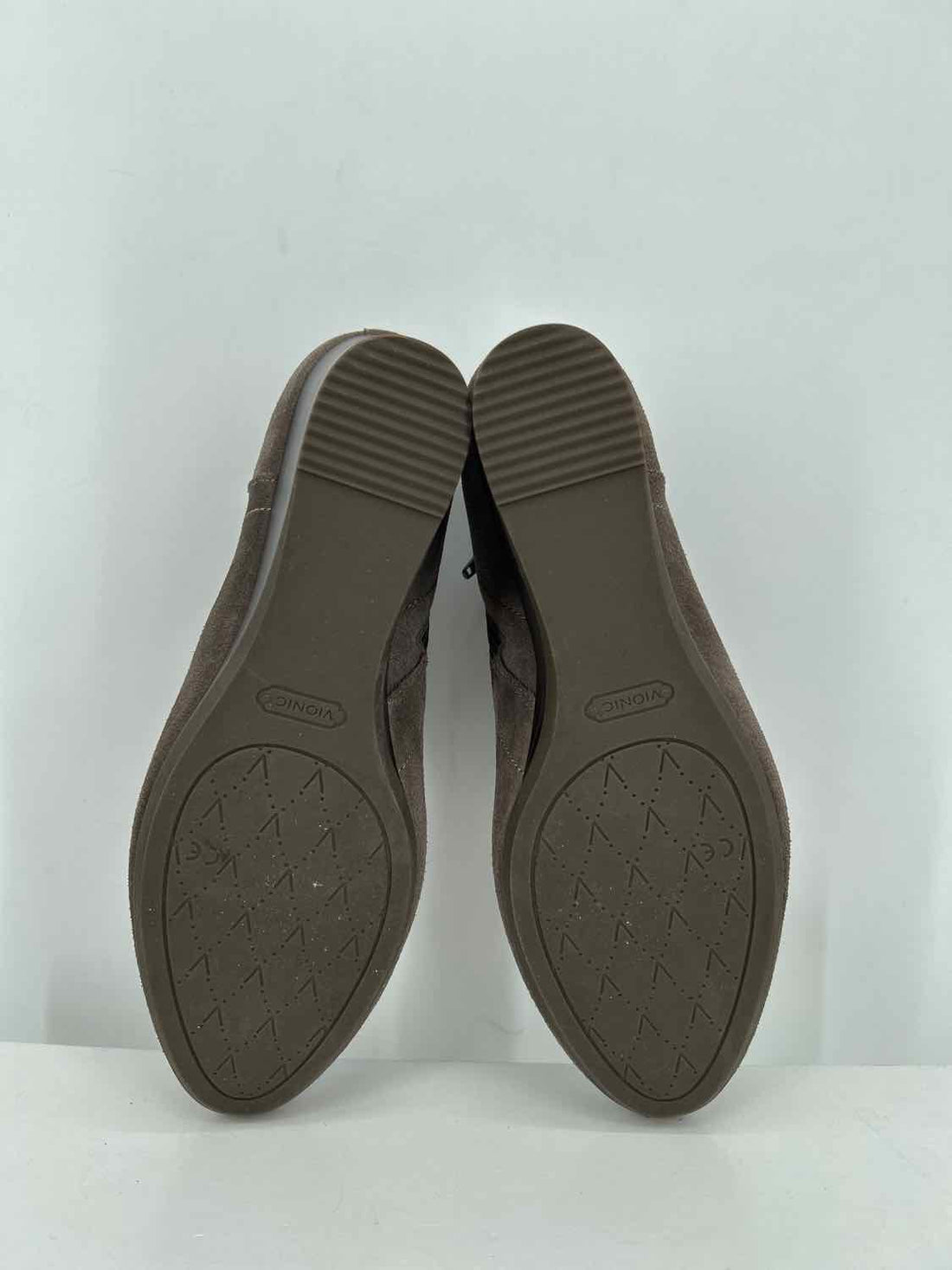 Vionic Women Size 8.5 Grey Genuine Suede Ankle Boot