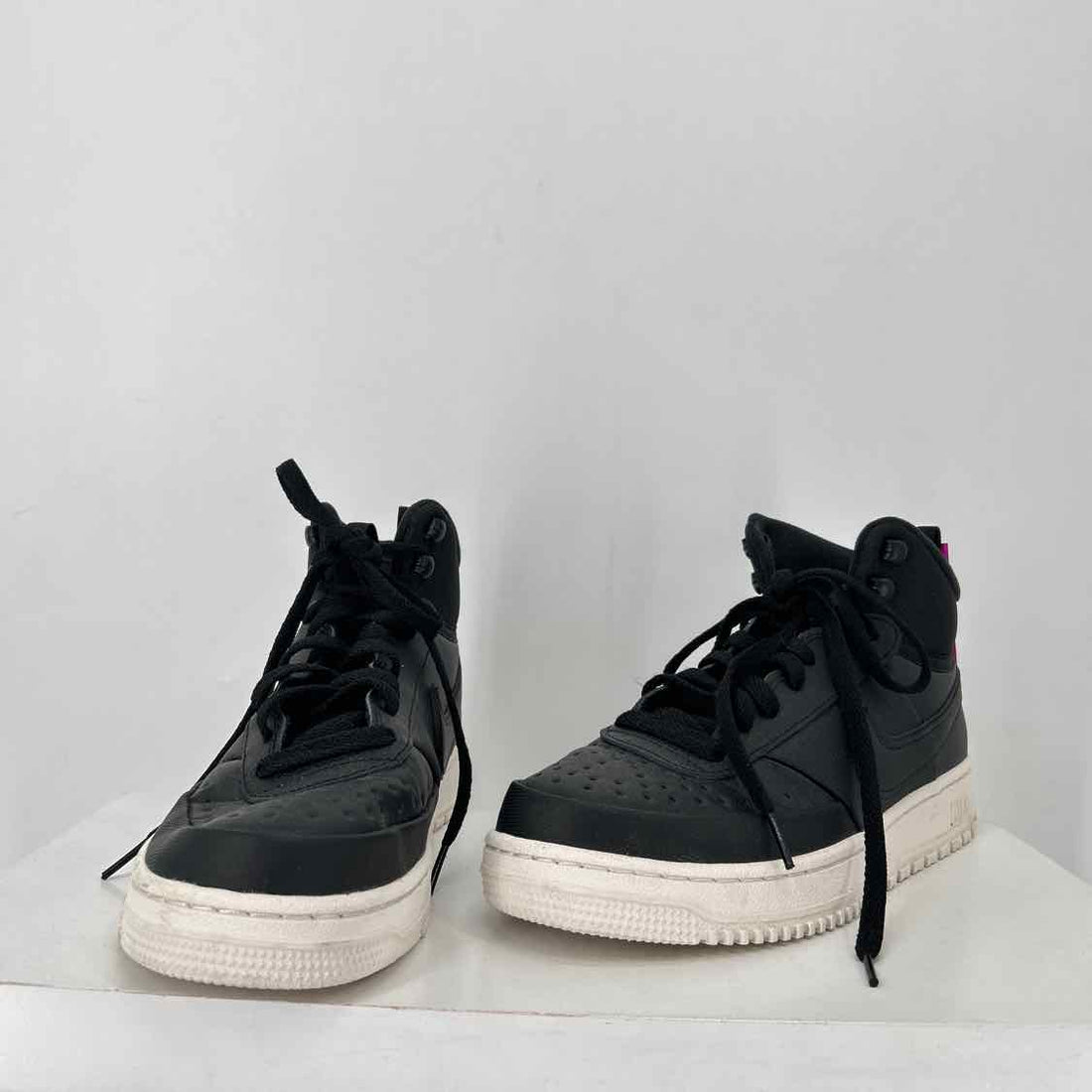 Nike Women Size MENS 9 Black Sneakers
