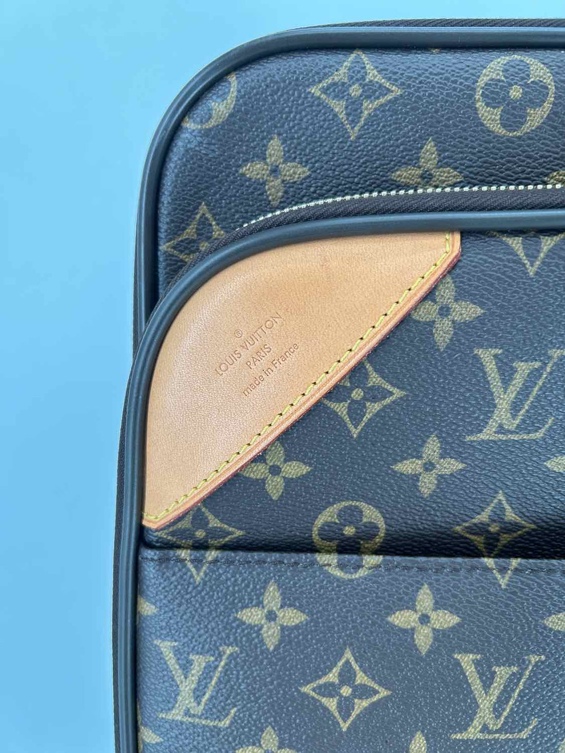 Louis Vuitton Size Pegase 55 Coated Canvas & Leather Monogram Monogram LUXURY