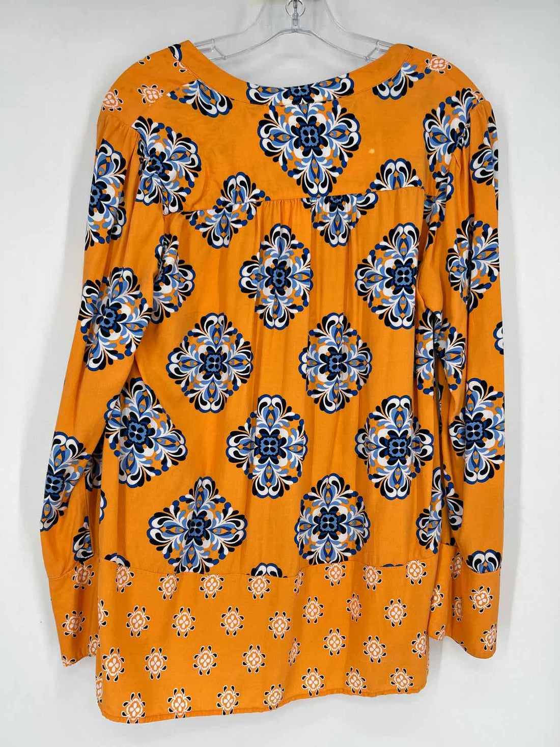 Crown & Ivy Size L Orange & Blue Print Long Sleeve