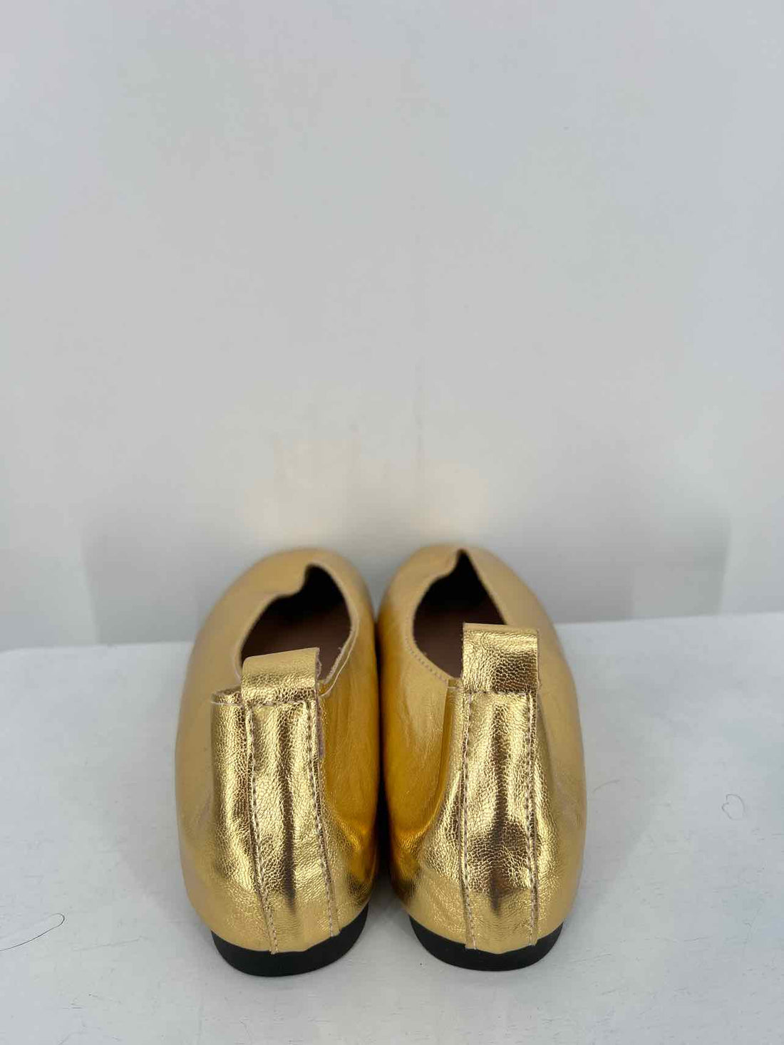 LUYTQ & LOVE Women Size 38 (7.5-8) Gold Flats