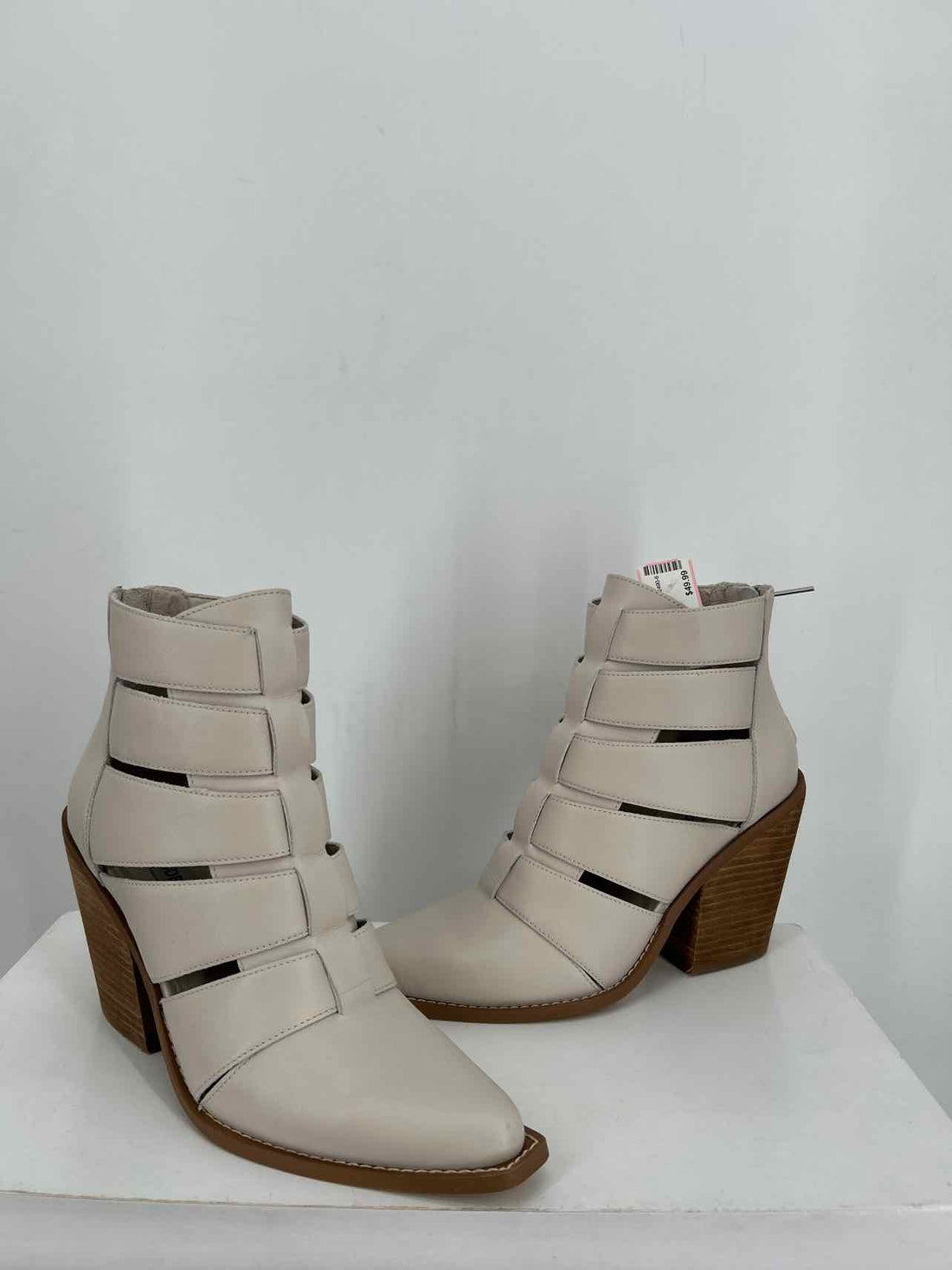 Steve Madden Women Size 8 Cream Genuine Leather Ankle Boot