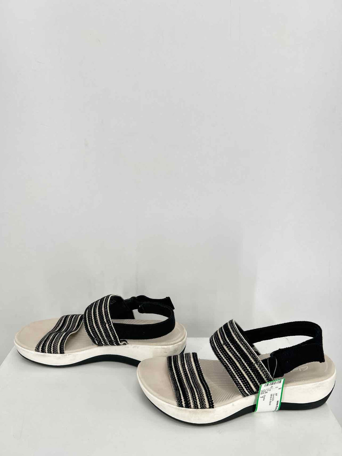 Clarks Women Size 7 White & Black Sandals