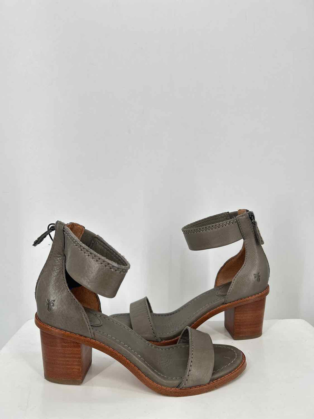 Frye Brielle Back Zip Women Size 7 Heels