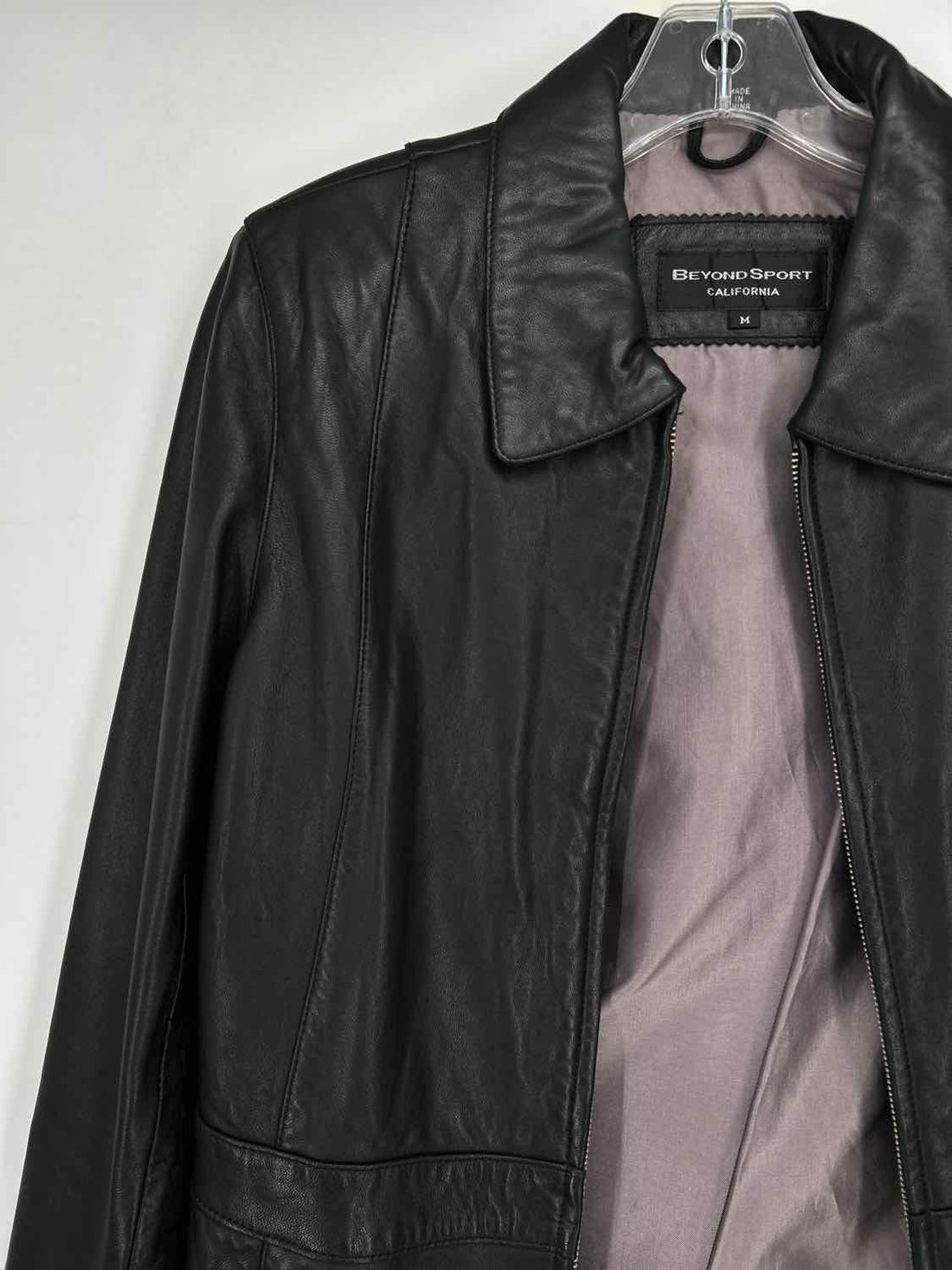Beyond Sport California Size M Black Leather Jacket