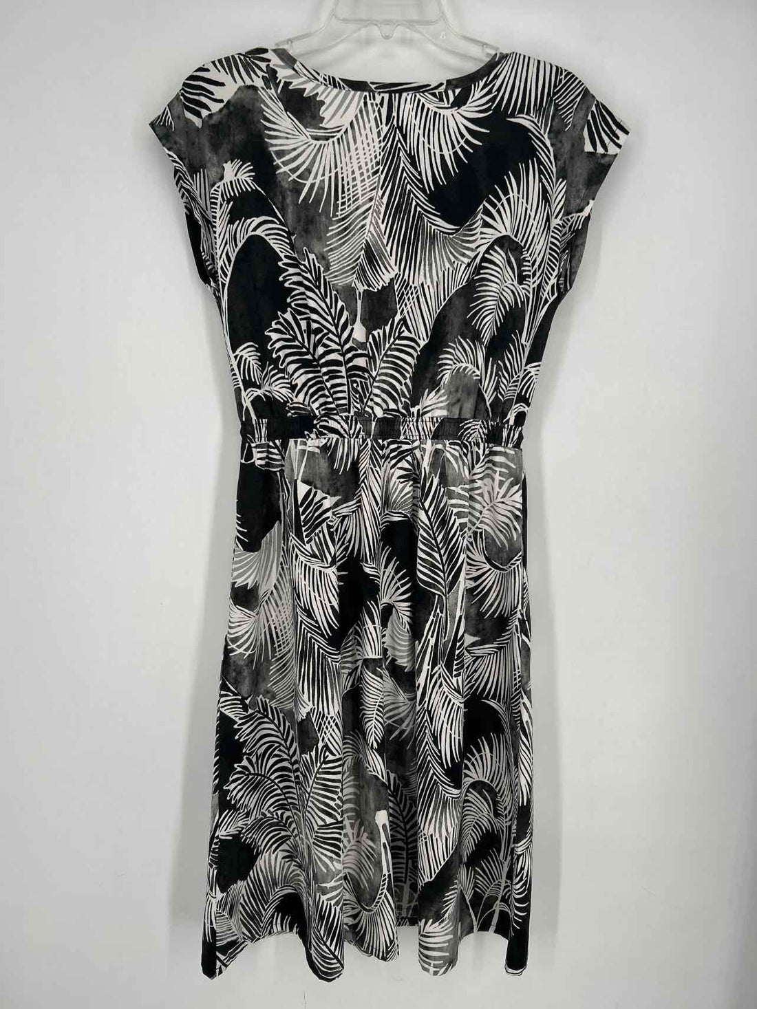 T By Talbots Size XS Black & White Short Sleeve Dress