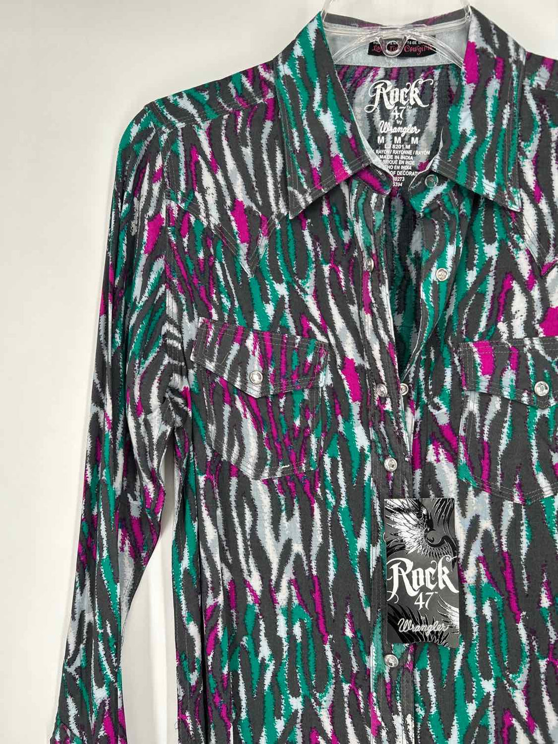 Wrangler Size M Gray & purple print NWT Long Sleeve