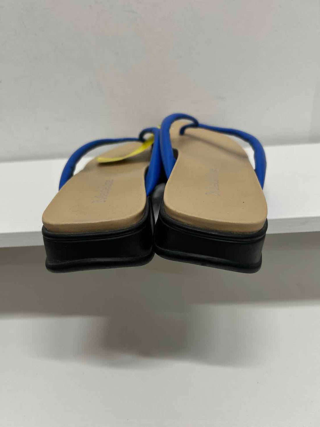 Madeline Women Size 7.5 Blue Flip Flops