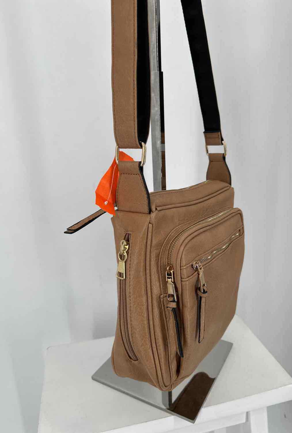 Jessie & James Tan Faux Leather Pre Owned Shoulder