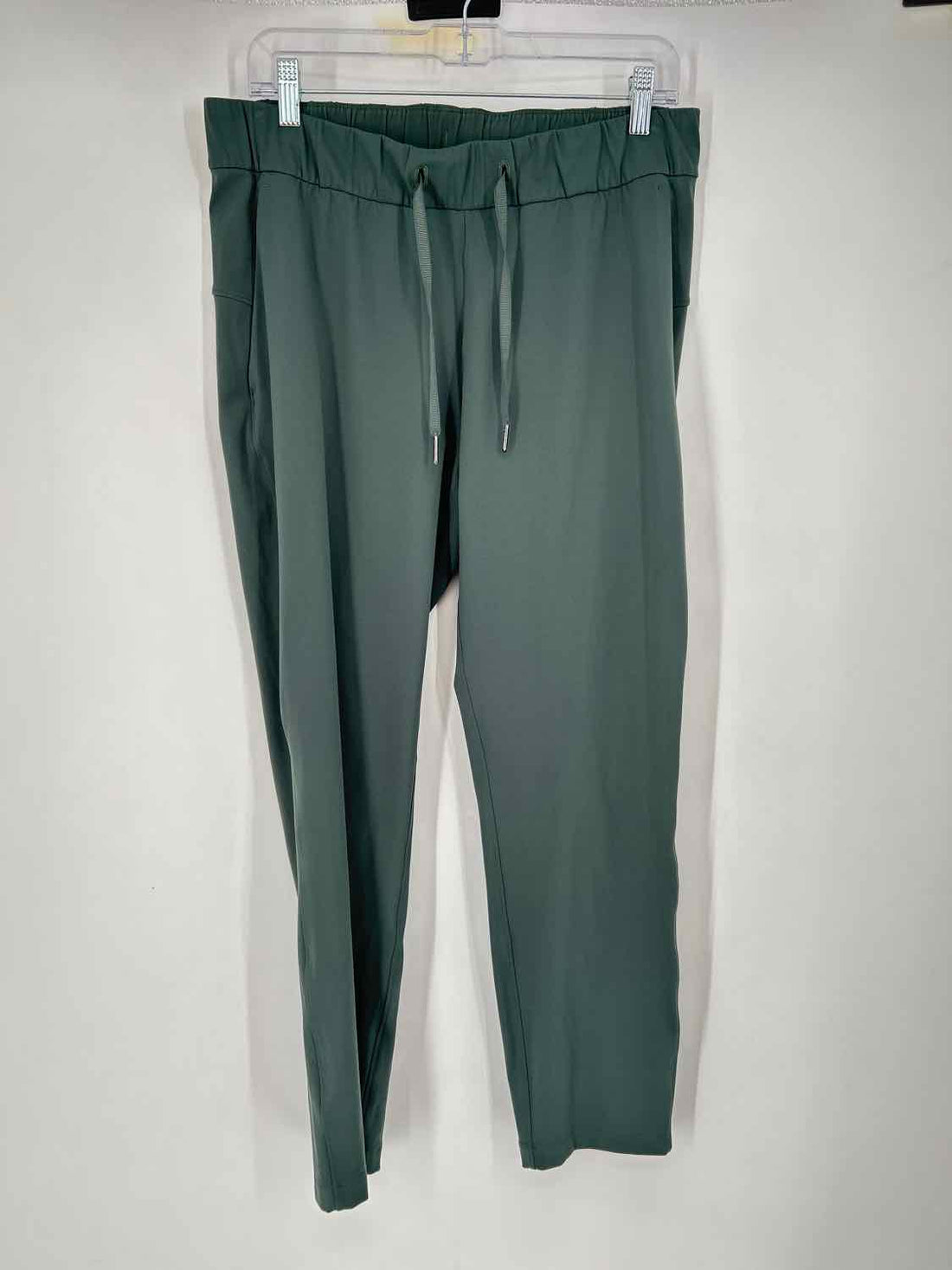 Lululemon Size 8 Green Active Pants