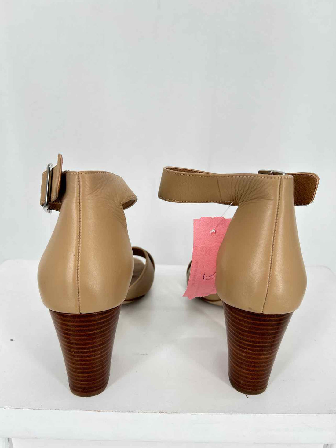 Tahari Women Size 8 Khaki Heels
