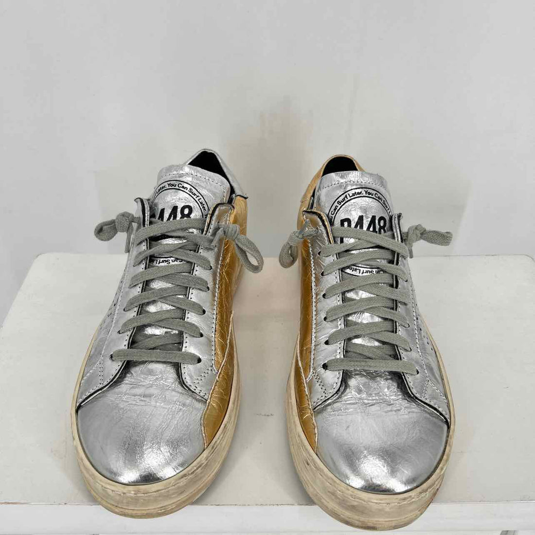 P448 Women Size 39 (8.5-9) Silver & Gold Sneakers