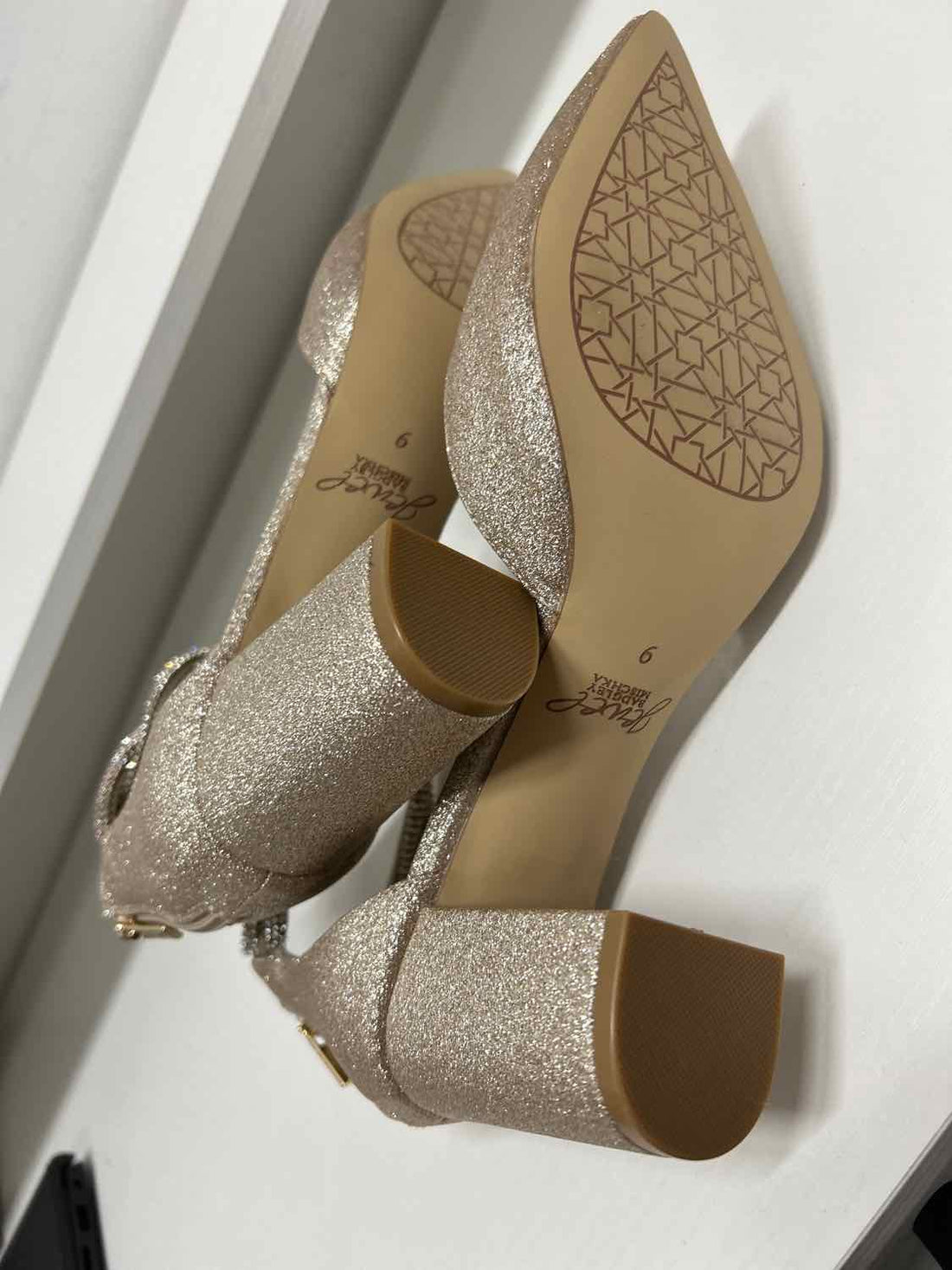 Jewel Badgley Mischka Women Size 9 Gold Glitter Heels