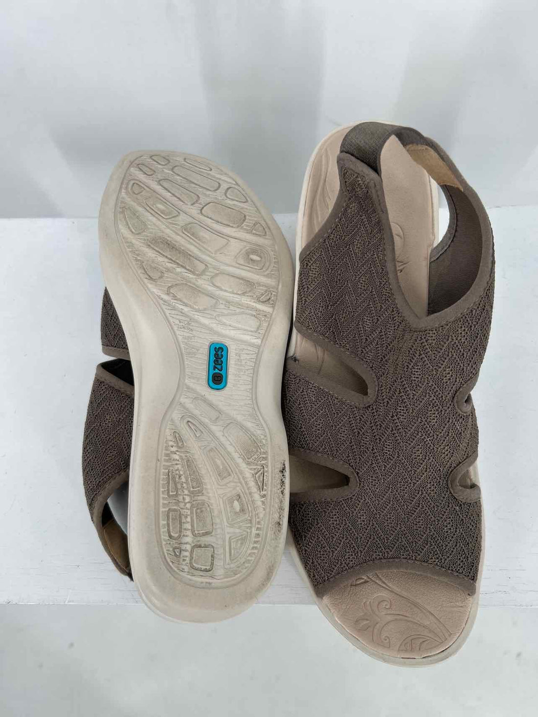 Bzees Women Size 10 Taupe Sandals