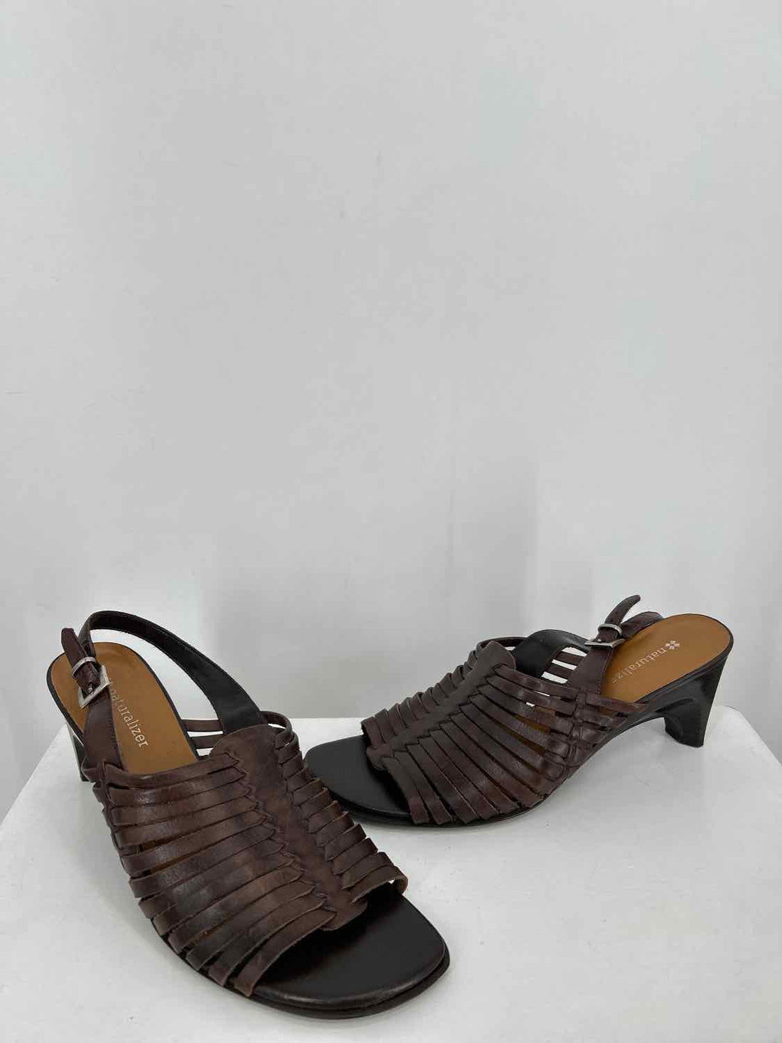 Naturalizer Women Size 8.5 Brown Sandals