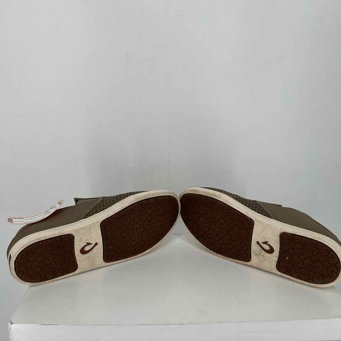 Olu Kai Women Size 10 Taupe Sneakers