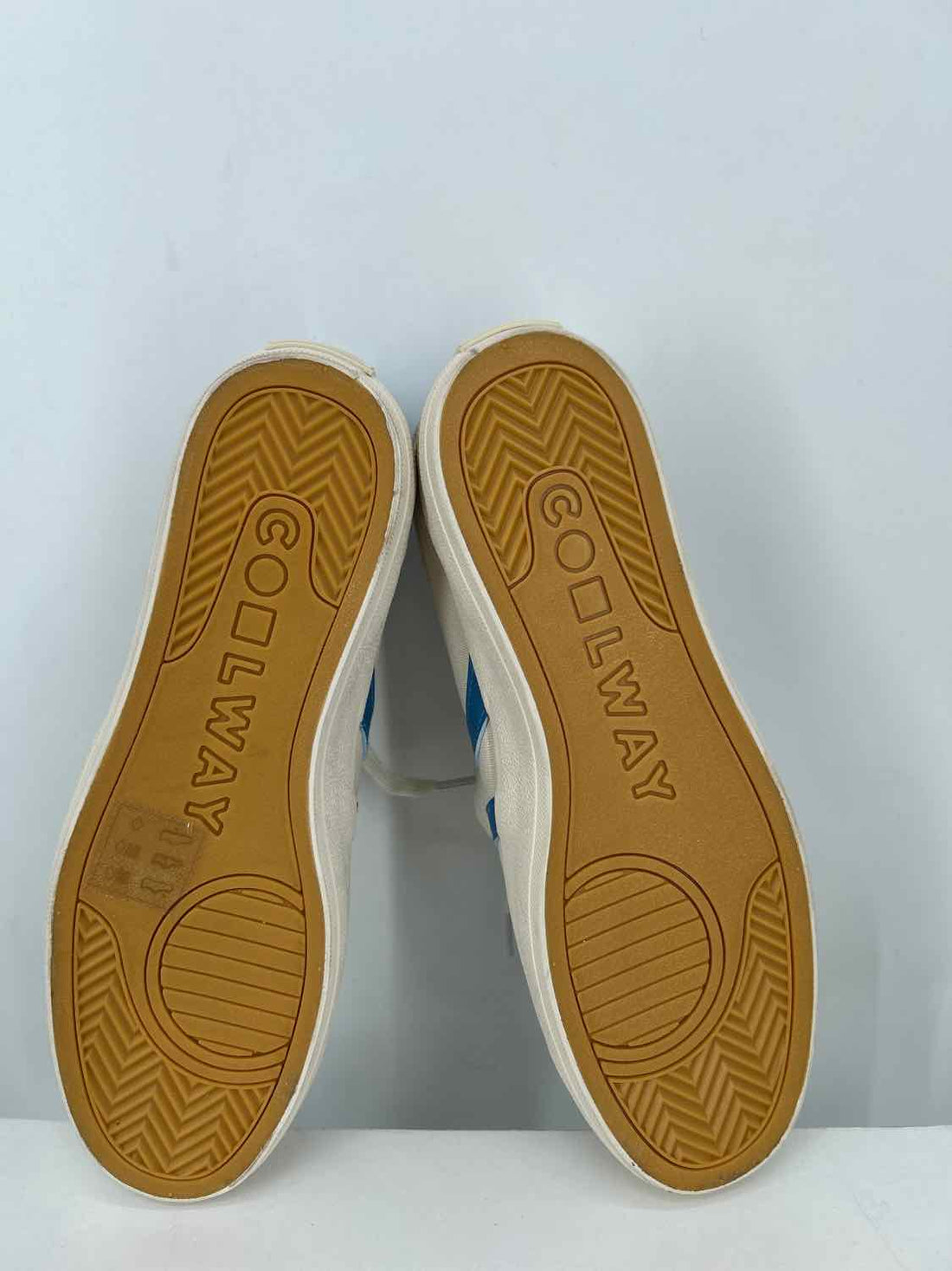 Coolway Women Size 8 Cream & Blue Like New Sneakers