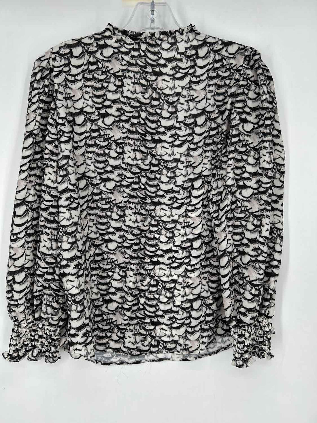 T Tahari Size M Black & White Print NWT Long Sleeve