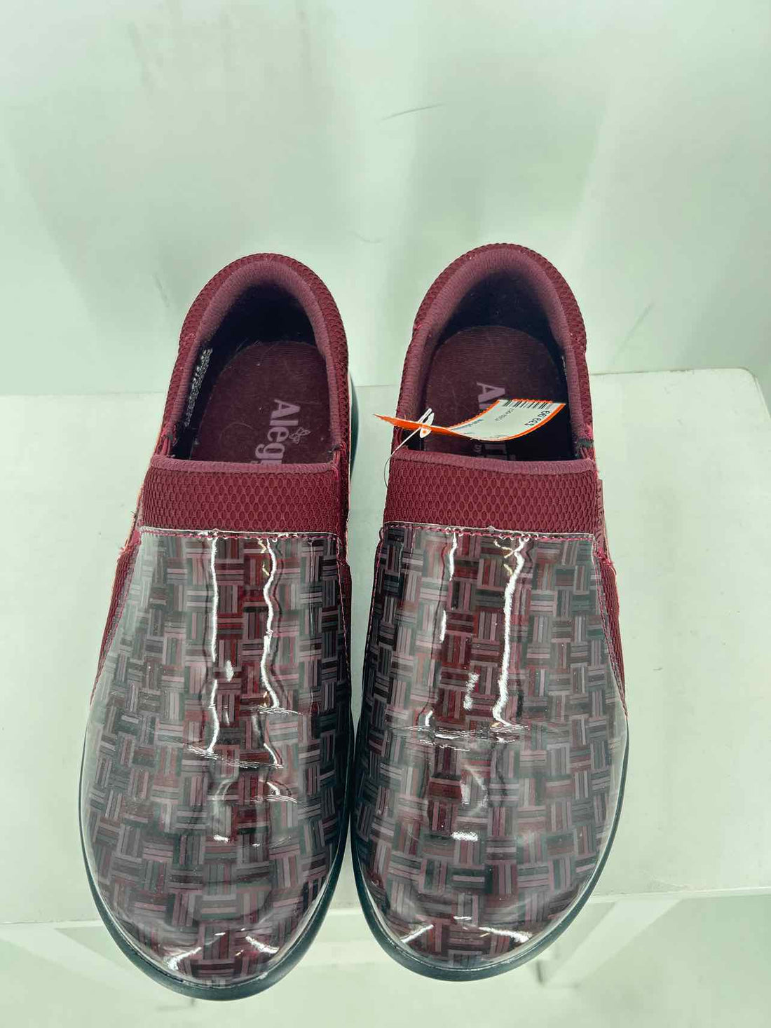 Alegria Women Size 37 (6.5-7) Maroon Paisley Clogs