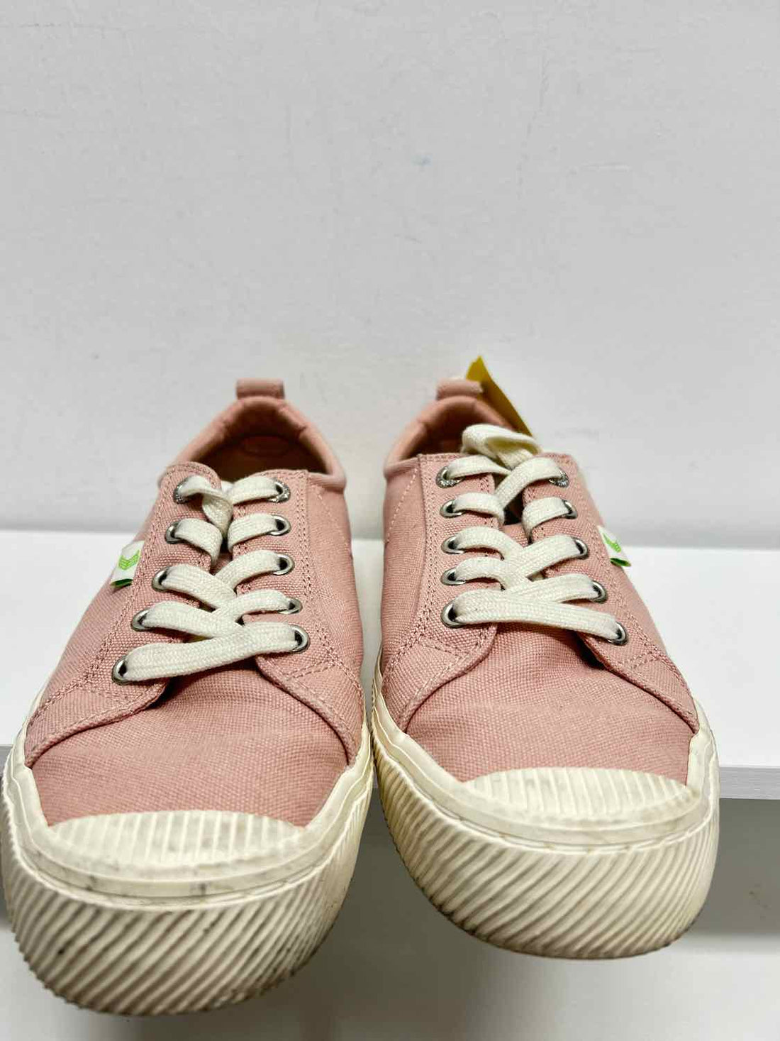 Cariuma Women Size 8.5 Dusty Pink Sneakers