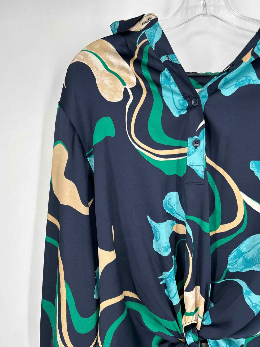 Chicos Size 1 (M) Navy Print Long Sleeve