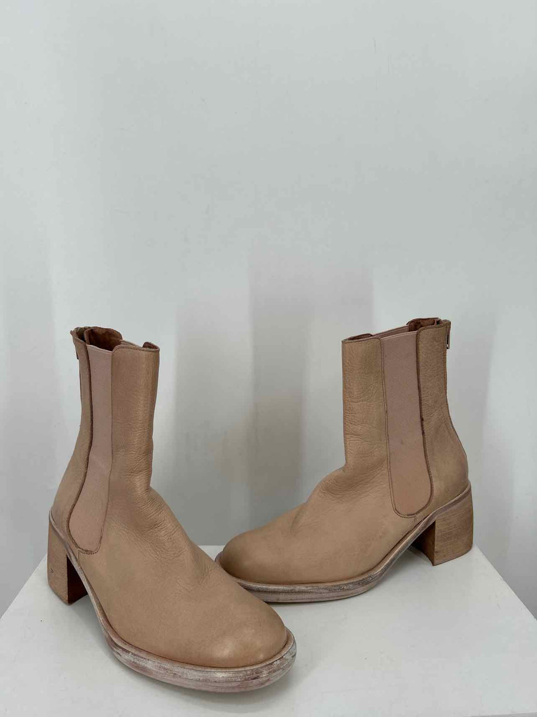 Free People Women Size 38 (7.5-8) Beige Essential Chelsea Boot