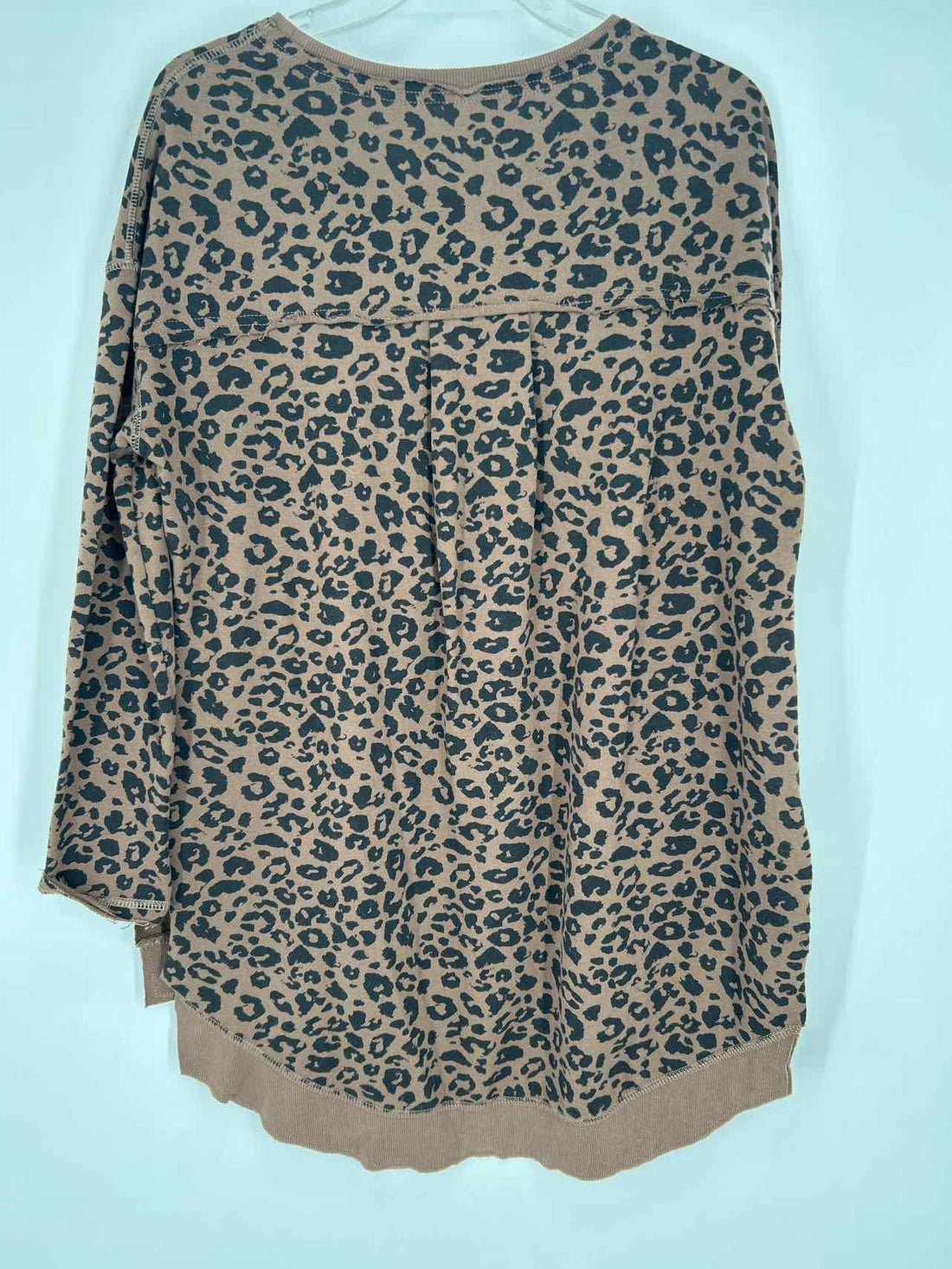 Z Supply Active Size XS Leopard Long Sleeve