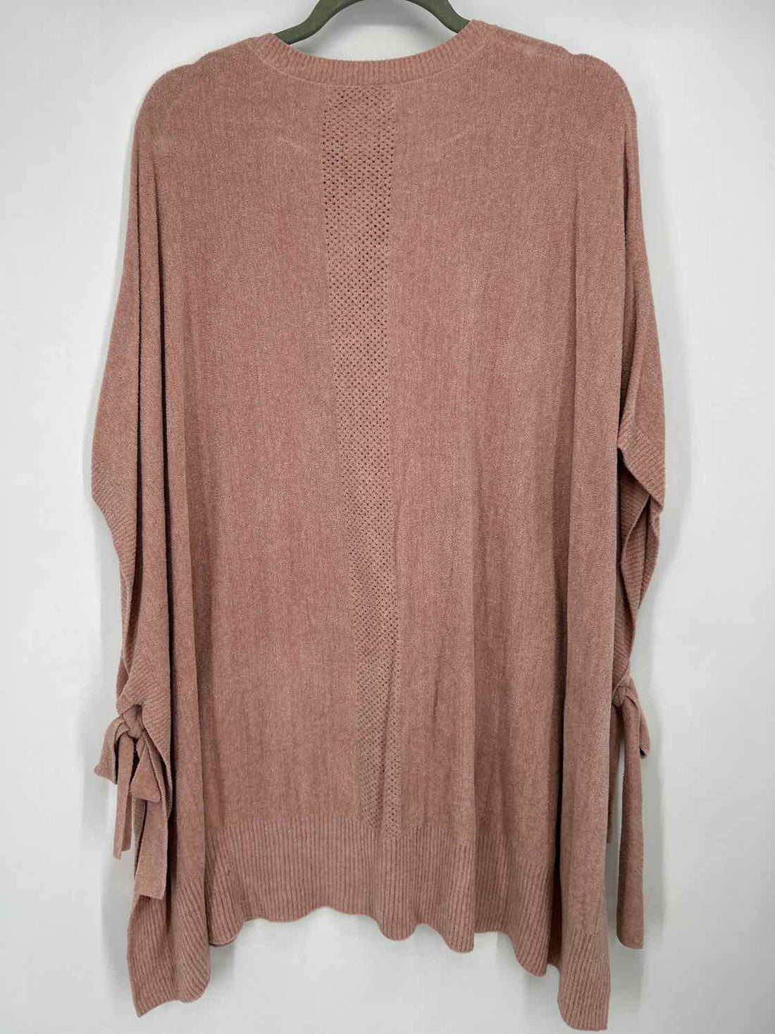 Barefoot Dreams Size M Light Pink Poncho