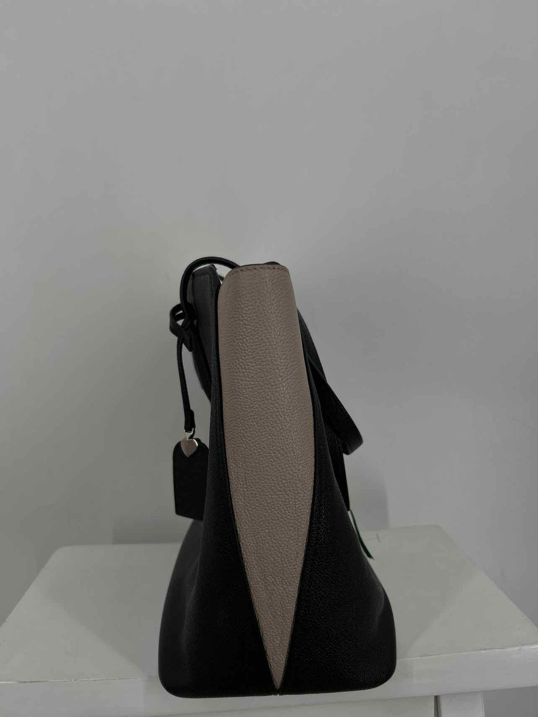 Kate Spade Black & Beige Pebbled Leather Shoulder