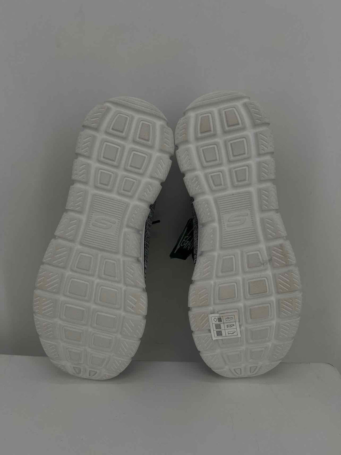 Skechers Women Size 6.5 Black & White NWT Sneakers